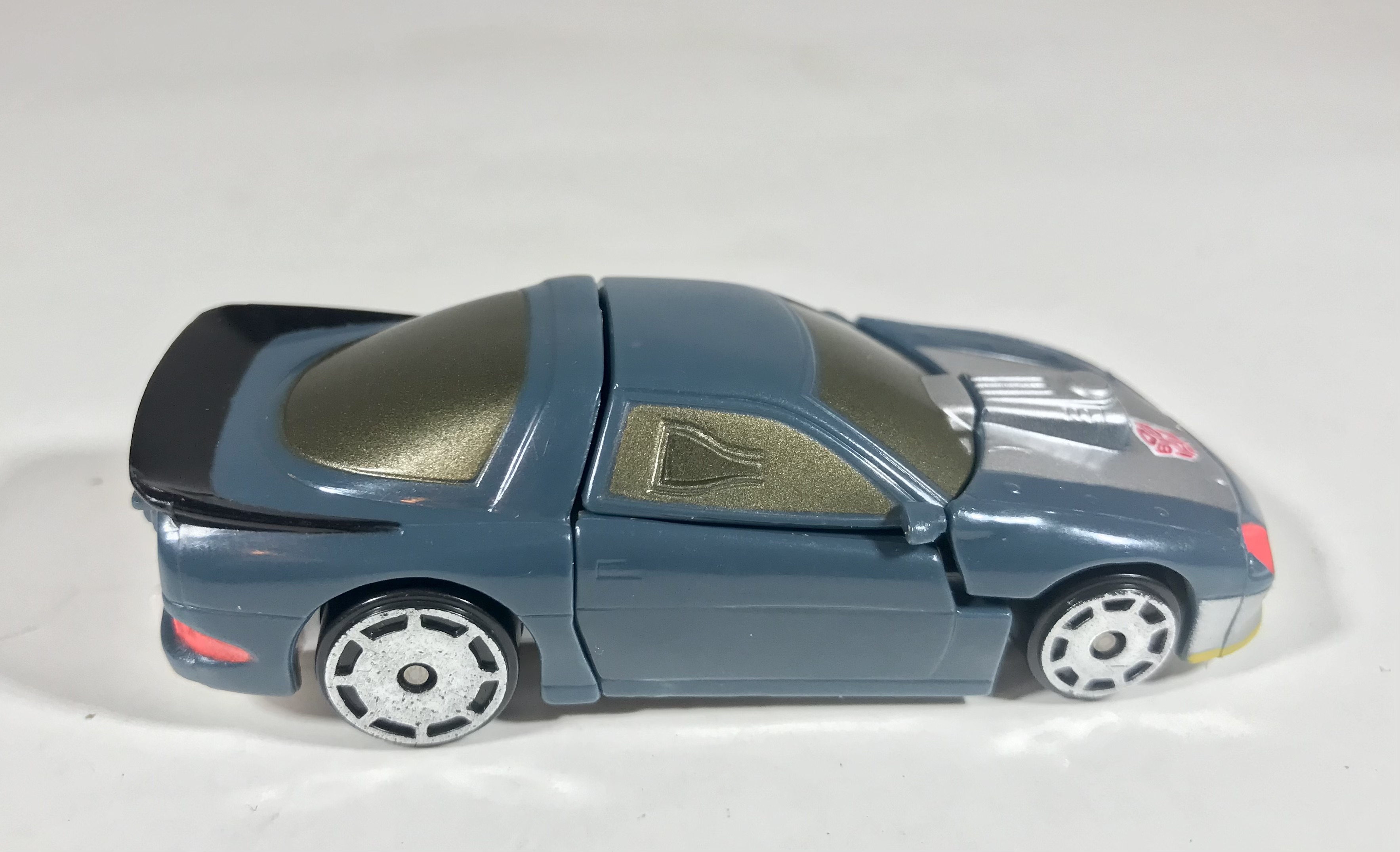 2004 Transformers Universe Spychangers Silverstreak