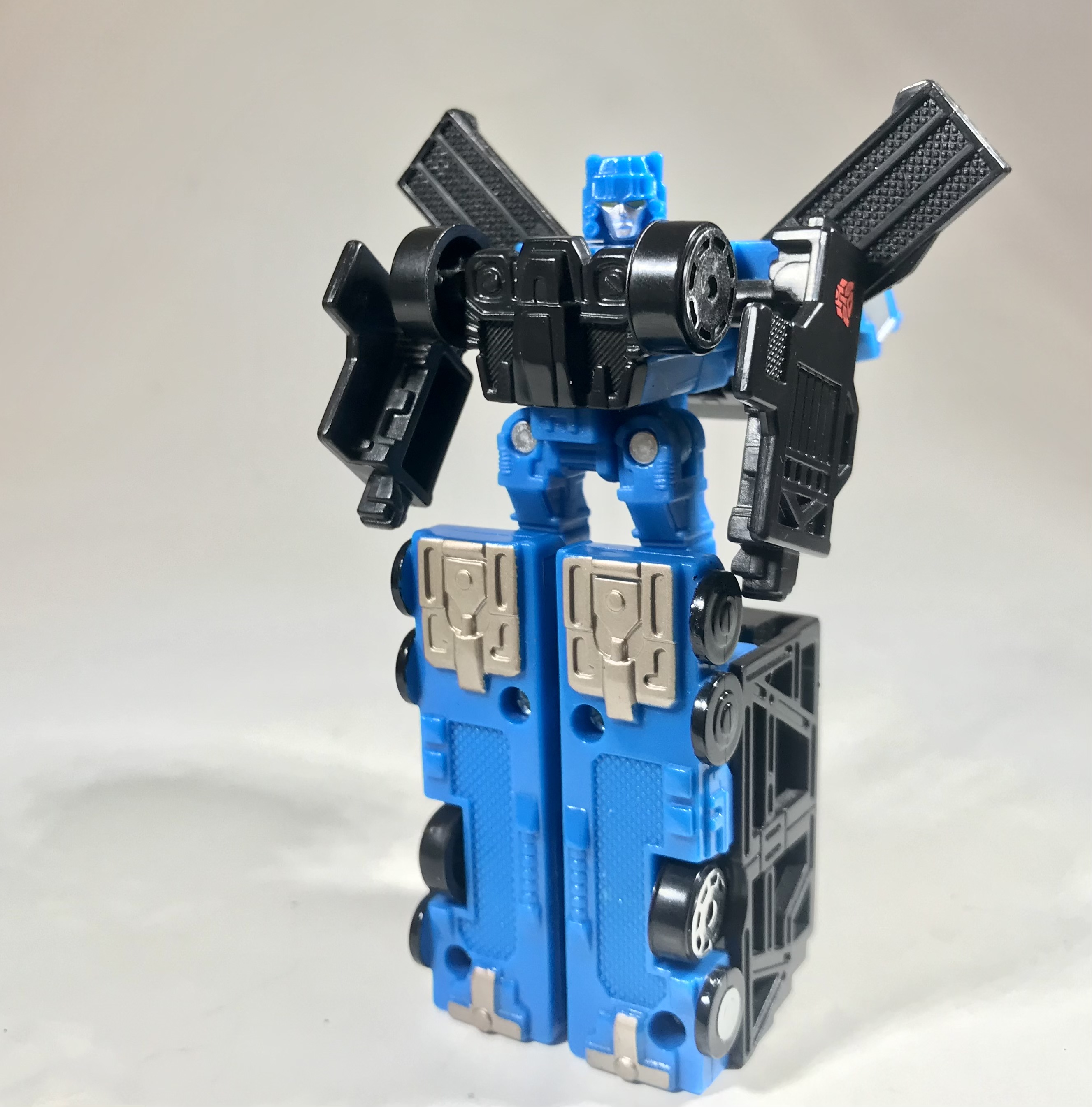 2004 Transformers Universe Spychangers Ultra Magnus