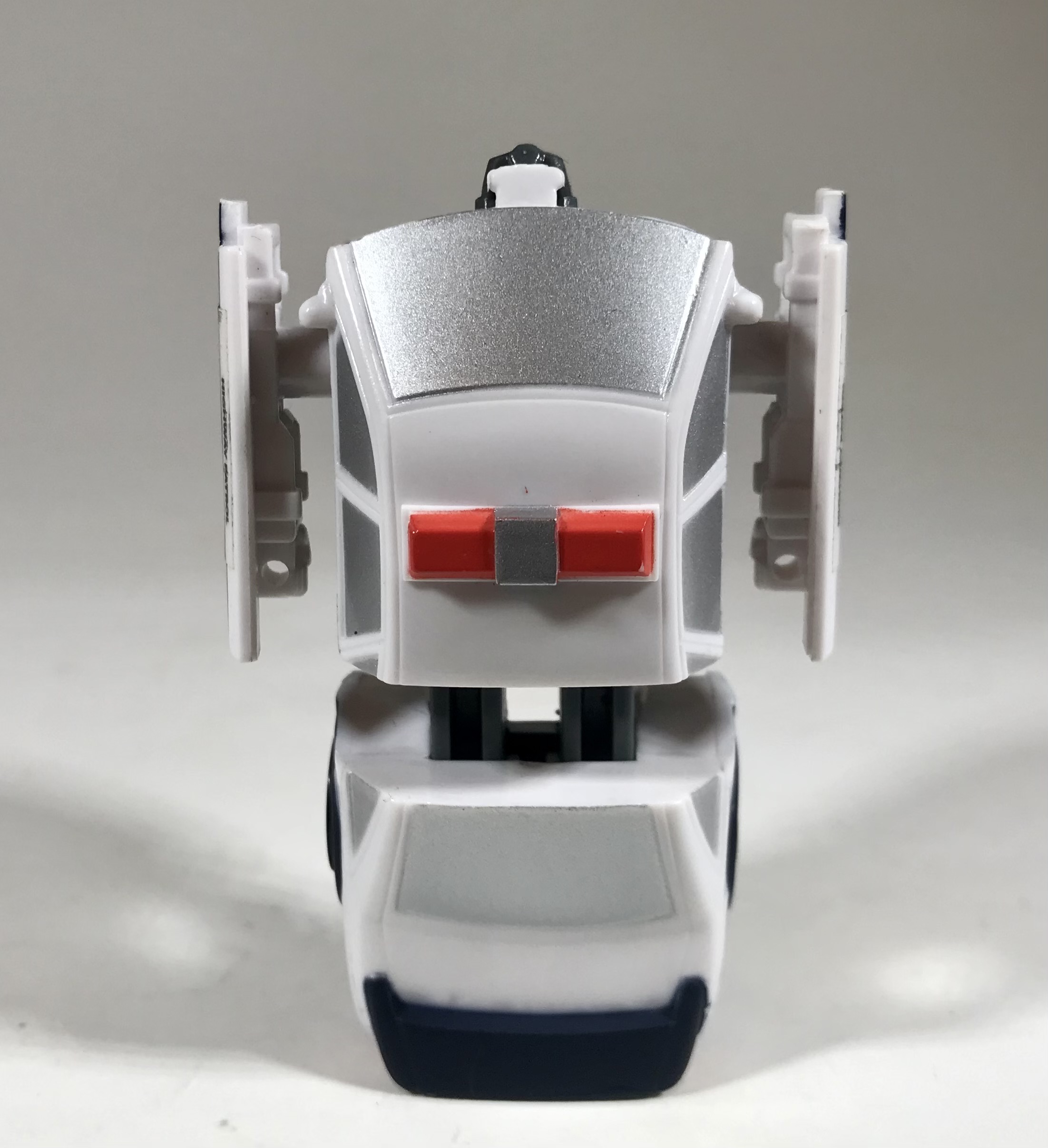 2004 Transformers Universe Spychangers Prowl